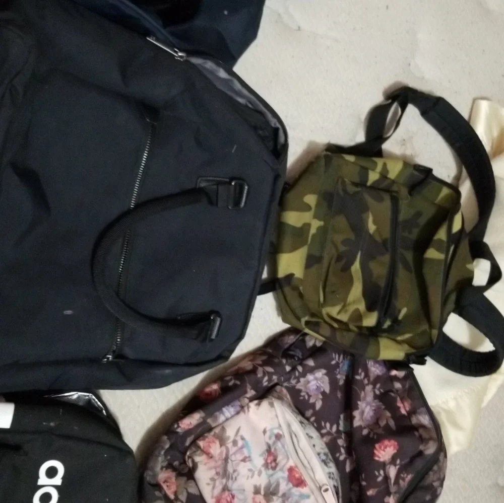 Backpacks - Picture 3 of 4